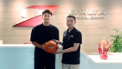 杨毅辟谣:周琦在北京租房住没平层豪宅 赵睿转会费没1.6亿那么夸张